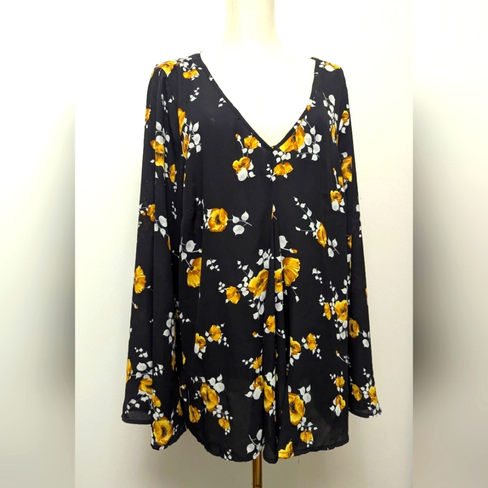 Torrid Floral Black and Yellow Floral Top Size 14/16